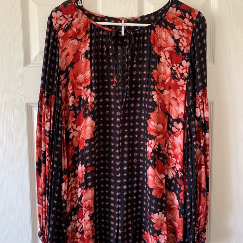 Free People longe sleeve jumper size Small
